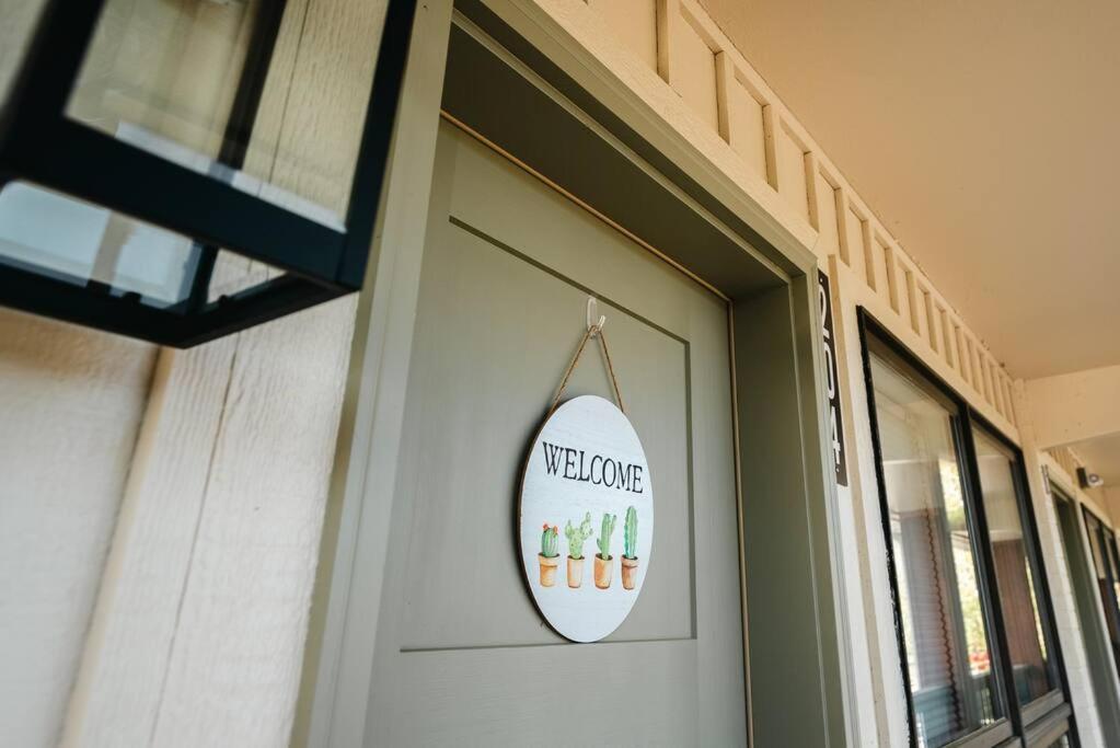 Pet Friendly Boho Condo With Pool--Fitness Center--Next To The Branson Landing--Close To Convention Center And Kanakuk Екстериор снимка