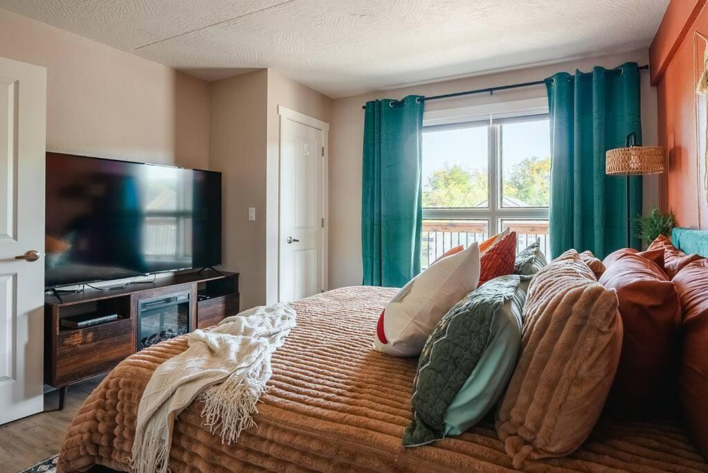 Pet Friendly Boho Condo With Pool--Fitness Center--Next To The Branson Landing--Close To Convention Center And Kanakuk Екстериор снимка