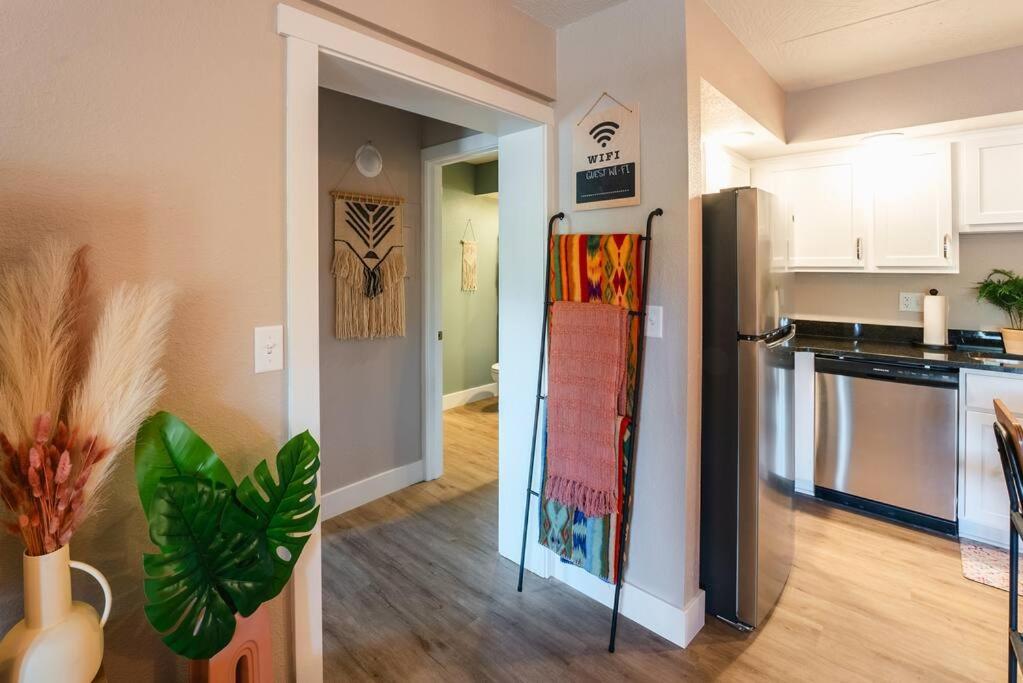 Pet Friendly Boho Condo With Pool--Fitness Center--Next To The Branson Landing--Close To Convention Center And Kanakuk Екстериор снимка