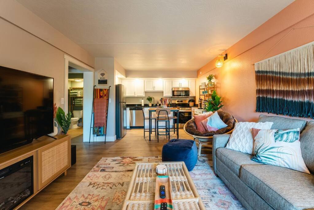 Pet Friendly Boho Condo With Pool--Fitness Center--Next To The Branson Landing--Close To Convention Center And Kanakuk Екстериор снимка